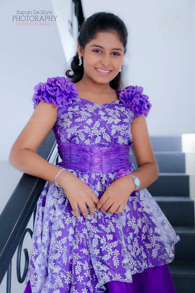 24217149407Oshani%20Sandeepa.jpg
