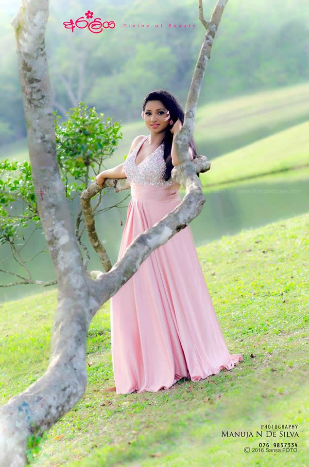 33226651406Jayani%20Chathurangika%20Weerasighe.jpg