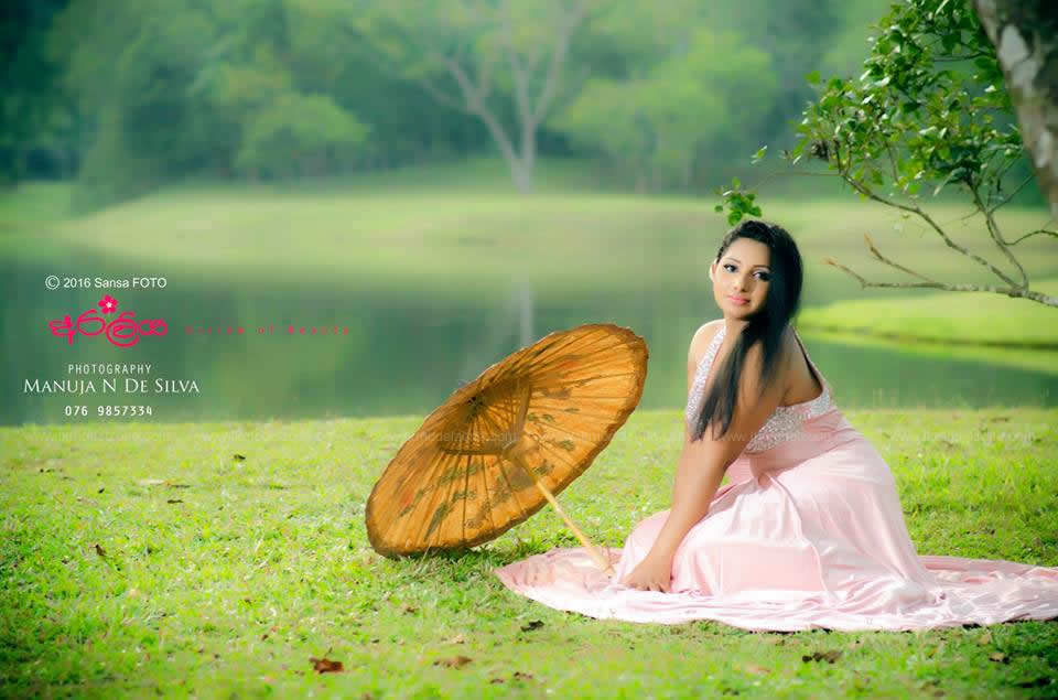 33568829909Jayani%20Chathurangika%20Weerasighe.jpg
