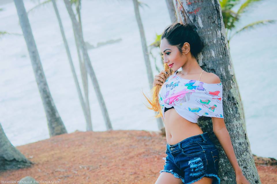 70379628810Irusha%20Hiruni.jpg