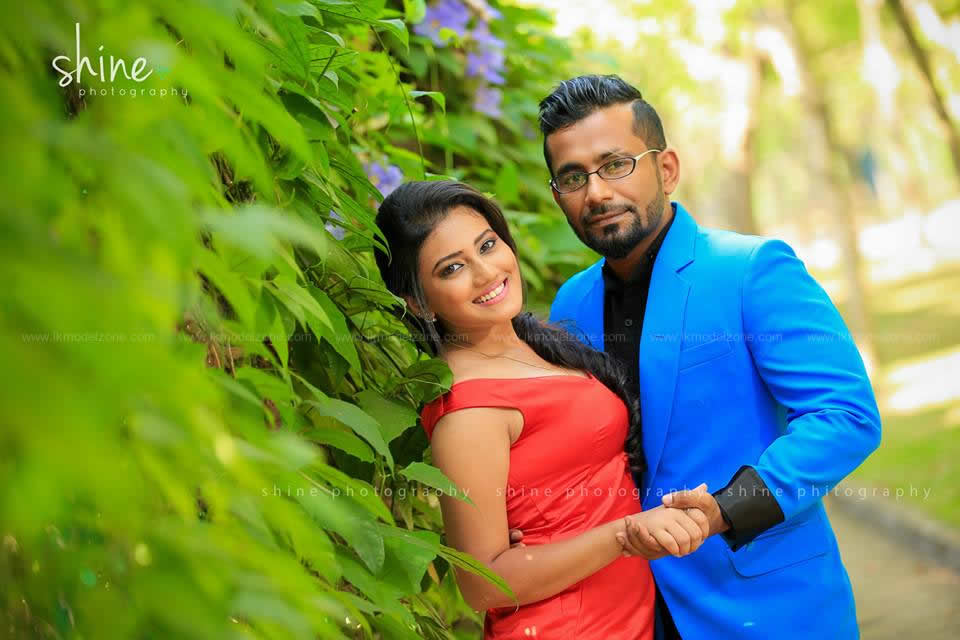 95834246014Shanudrie%20Priyasad%20and%20Manuranga.jpg